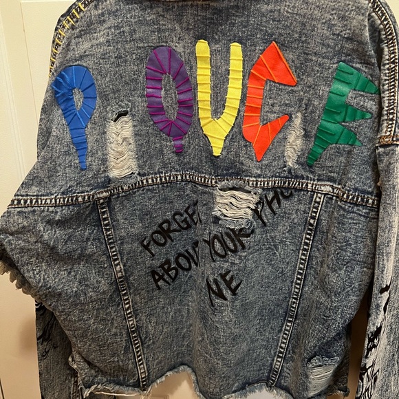 Beautiful graffiti denim jacket. - Picture 6 of 6